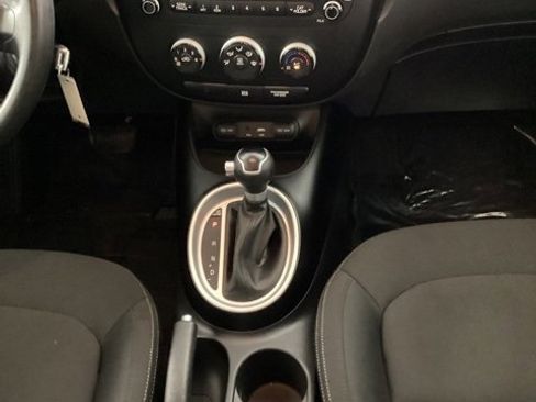 Used 2016 Kia Soul image 17