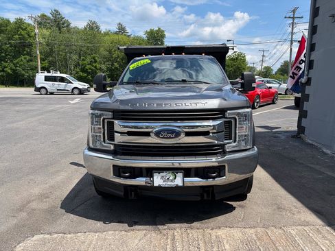 Used 2017 Ford F350 XLT w/ XLT Value Package AWD/4WD image 3