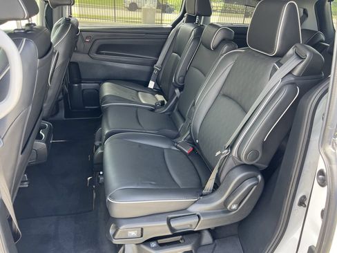 Used 2024 Honda Odyssey Elite image 11