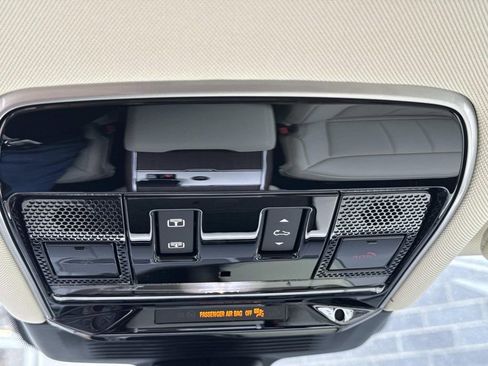 New 2026 Land Rover Range Rover Long Wheelbase SE AWD/4WD image 24