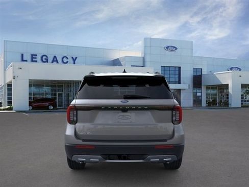 New 2026 Ford Explorer Active w/ Active Comfort Package RWD image 5