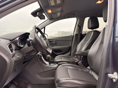 Used 2018 Chevrolet Trax LT w/ Driver Confidence Package image 24