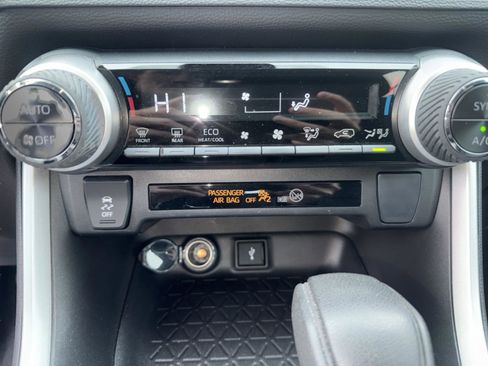 Used 2022 Toyota RAV4 XLE image 21