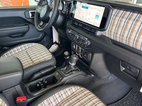 New 2026 Jeep Gladiator Sport AWD/4WD image 16