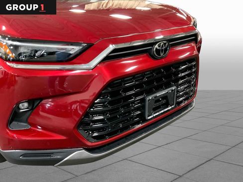 Certified 2024 Toyota Grand Highlander AWD image 30