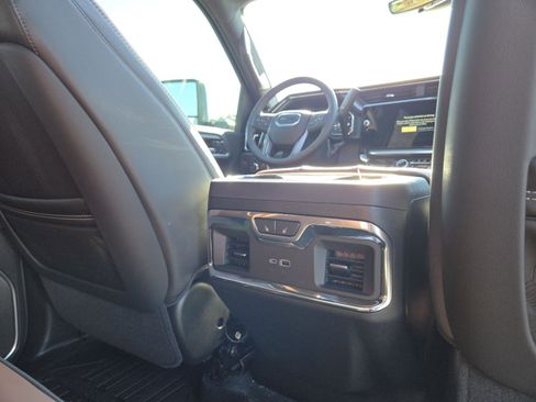 New 2026 GMC Sierra 2500 Denali Ultimate w/ LPO, Black Badging Package image 30
