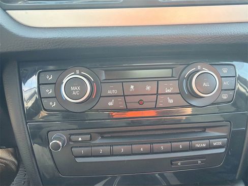 Used 2015 BMW X1 xDrive28i image 16