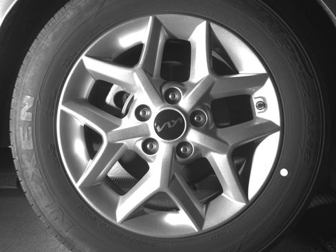 Used 2025 Kia Soul LX w/ LX Technology Package FWD image 15