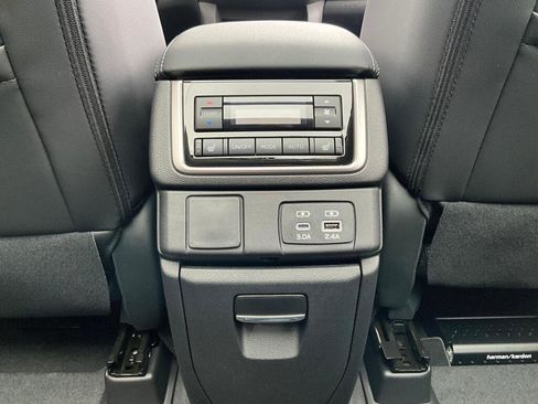 New 2026 Subaru Ascent Limited AWD/4WD image 18
