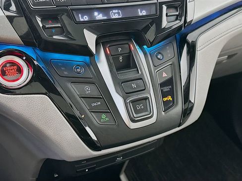 Used 2023 Honda Odyssey Touring image 16