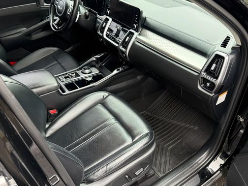 Used 2023 Kia Sorento EX image 12