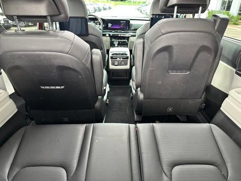 Used 2023 Kia Carnival SX Prestige FWD image 13