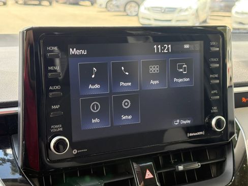 Used 2022 Toyota Corolla LE FWD image 16