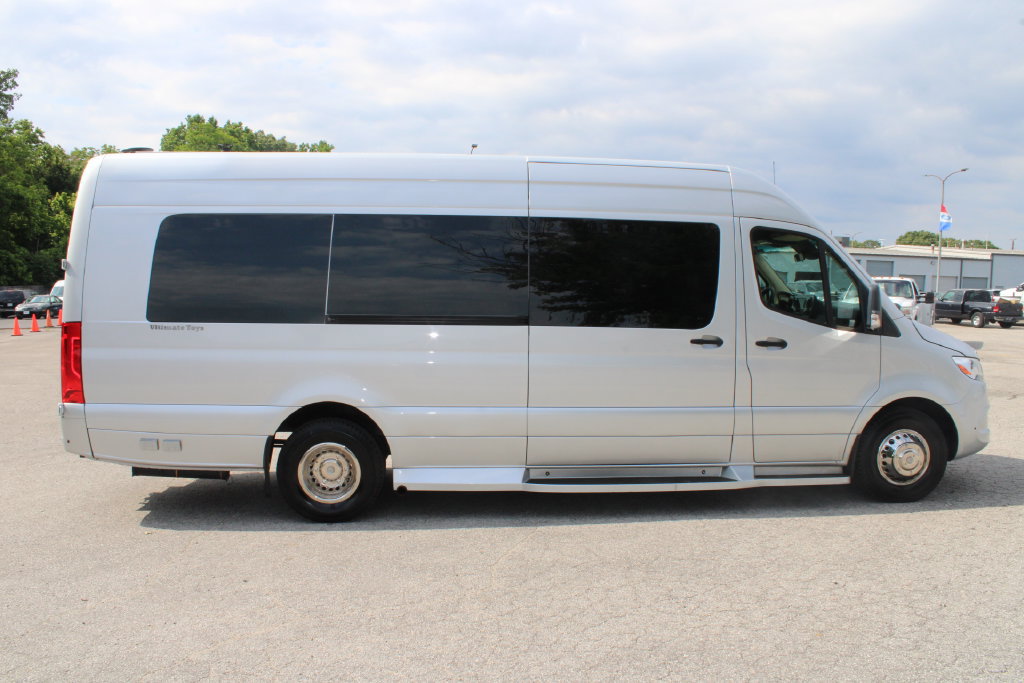 Used 2021 Mercedes-Benz Sprinter 3500 image 11