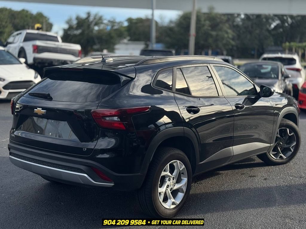 Used 2025 Chevrolet Trax LT w/ Driver Confidence Package FWD image 6