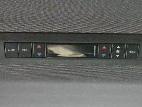 Used 2021 Toyota Sienna XSE image 23