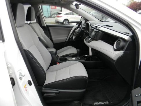 Used 2016 Toyota RAV4 XLE w/ Convenience Package AWD/4WD image 23