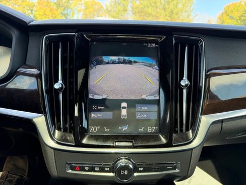 Used 2019 Volvo S90 T5 Momentum image 14