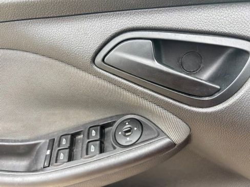 Used 2012 Ford Focus SE FWD image 24