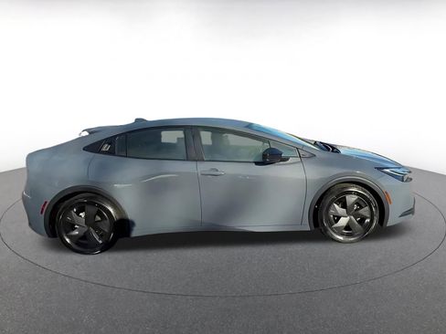 Used 2025 Toyota Prius LE image 16