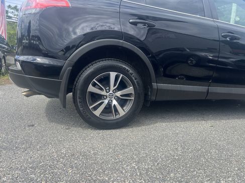 Used 2018 Toyota RAV4 XLE AWD/4WD image 40