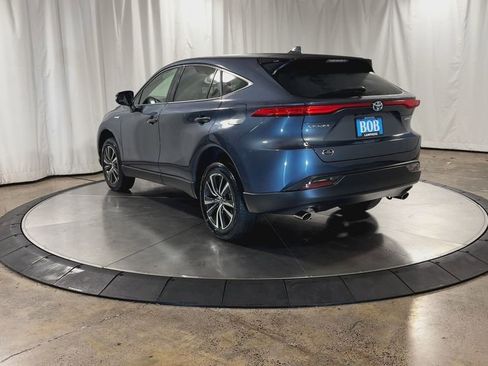 Used 2021 Toyota Venza LE image 8