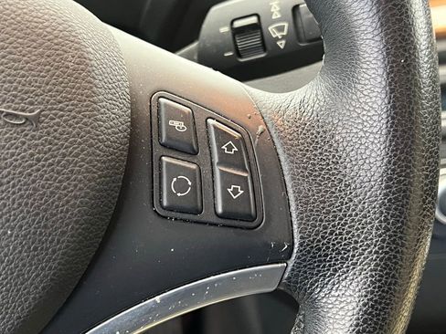 Used 2010 BMW 128i Convertible image 20