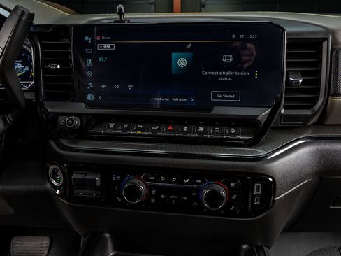 Used 2024 Chevrolet Silverado 2500 ZR2 w/ Technology Package image 23