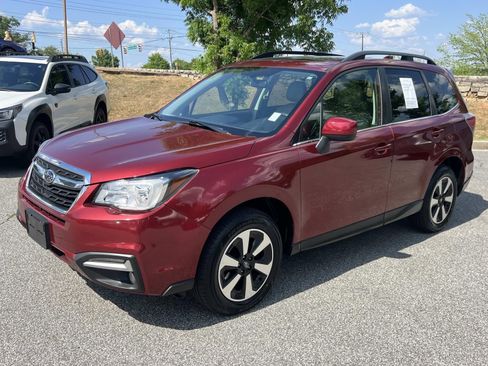 Used 2018 Subaru Forester 2.5i Limited AWD/4WD image 3