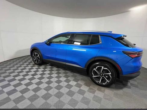 New 2026 Chevrolet Equinox EV LT image 11