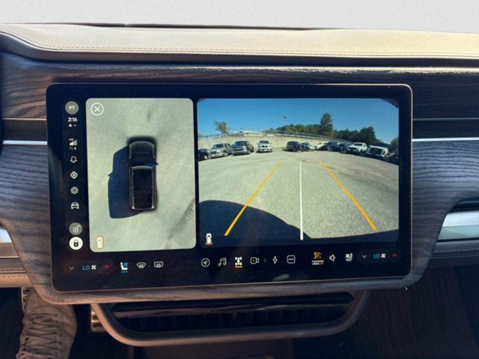 Used 2022 Rivian R1S Launch Edition Quad AWD/4WD image 17