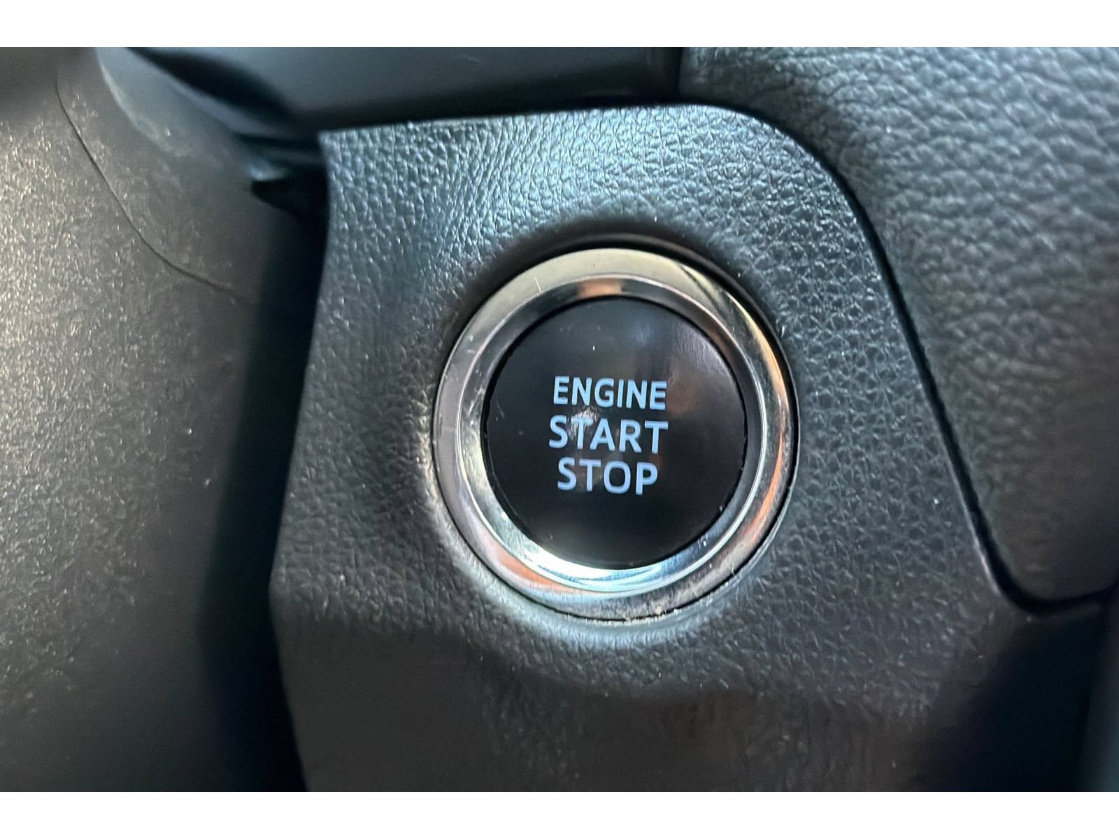 Used 2019 Toyota RAV4 XLE w/ Convenience Package AWD/4WD image 25
