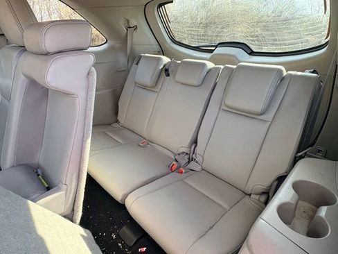 Used 2018 Toyota Highlander XLE image 11