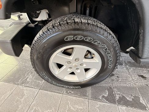 Certified 2018 Jeep Wrangler Unlimited Sport S image 38