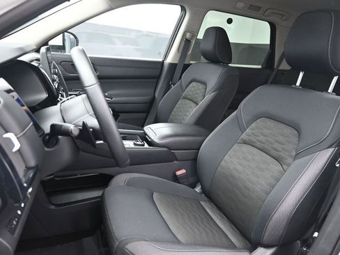 Used 2025 Nissan Pathfinder SV AWD/4WD image 20