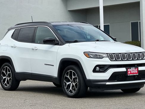 Used 2025 Jeep Compass Limited AWD/4WD image 5