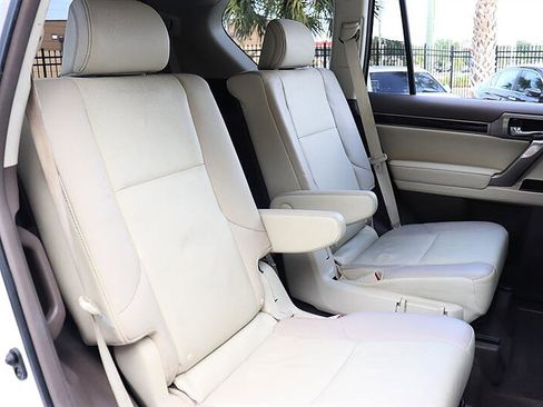 Used 2018 Lexus GX 460 Premium AWD/4WD image 14