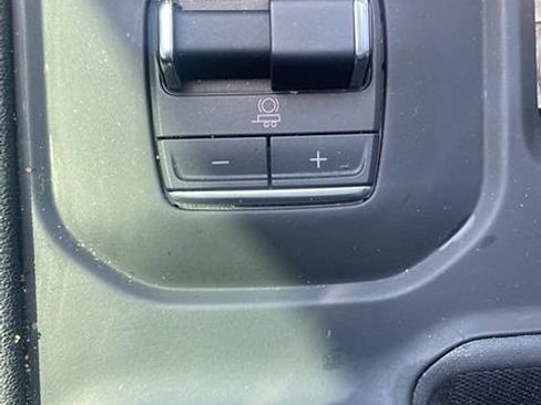 Used 2025 GMC Sierra 1500 AT4 w/ AT4 Premium Package AWD/4WD image 17