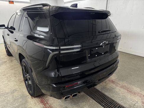 Used 2024 Chevrolet Traverse RS w/ LPO, Floor Liner Package AWD/4WD image 7