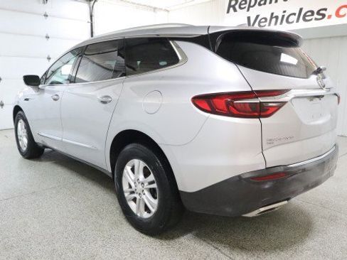 Used 2021 Buick Enclave Essence w/ Sound and Sites Package image 3