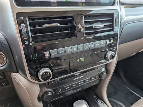 Used 2023 Lexus GX 460 Premium w/ Premium Plus Package image 17