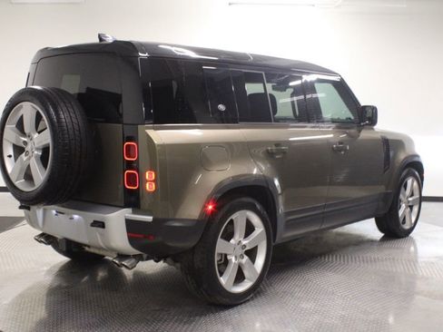 Used 2024 Land Rover Defender 110 SE AWD/4WD image 7