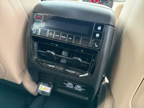 New 2025 Jeep Grand Cherokee L Limited AWD/4WD image 27