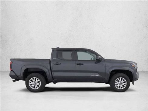 Used 2025 Toyota Tacoma SR5 AWD/4WD image 8