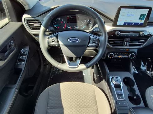 Used 2022 Ford Escape SE w/ SE Sport Appearance Package FWD image 8