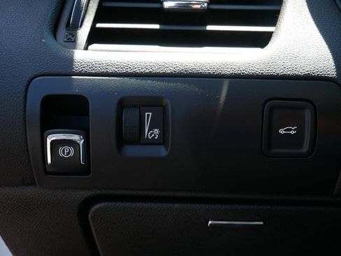 Used 2019 Chevrolet Impala LT FWD image 17