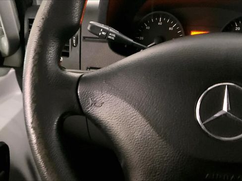 Used 2017 Mercedes-Benz Sprinter 2500 image 21