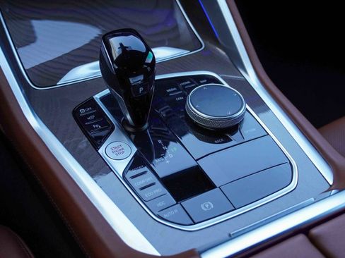 Used 2023 BMW X6 xDrive40i w/ M Sport Package image 29