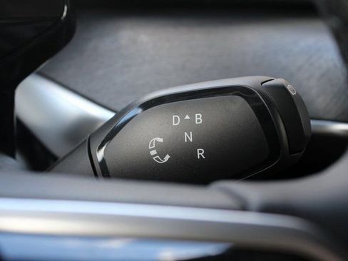 New 2025 Volkswagen ID. Buzz Pro S image 8