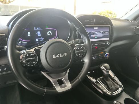 Used 2023 Kia Soul EX FWD image 13